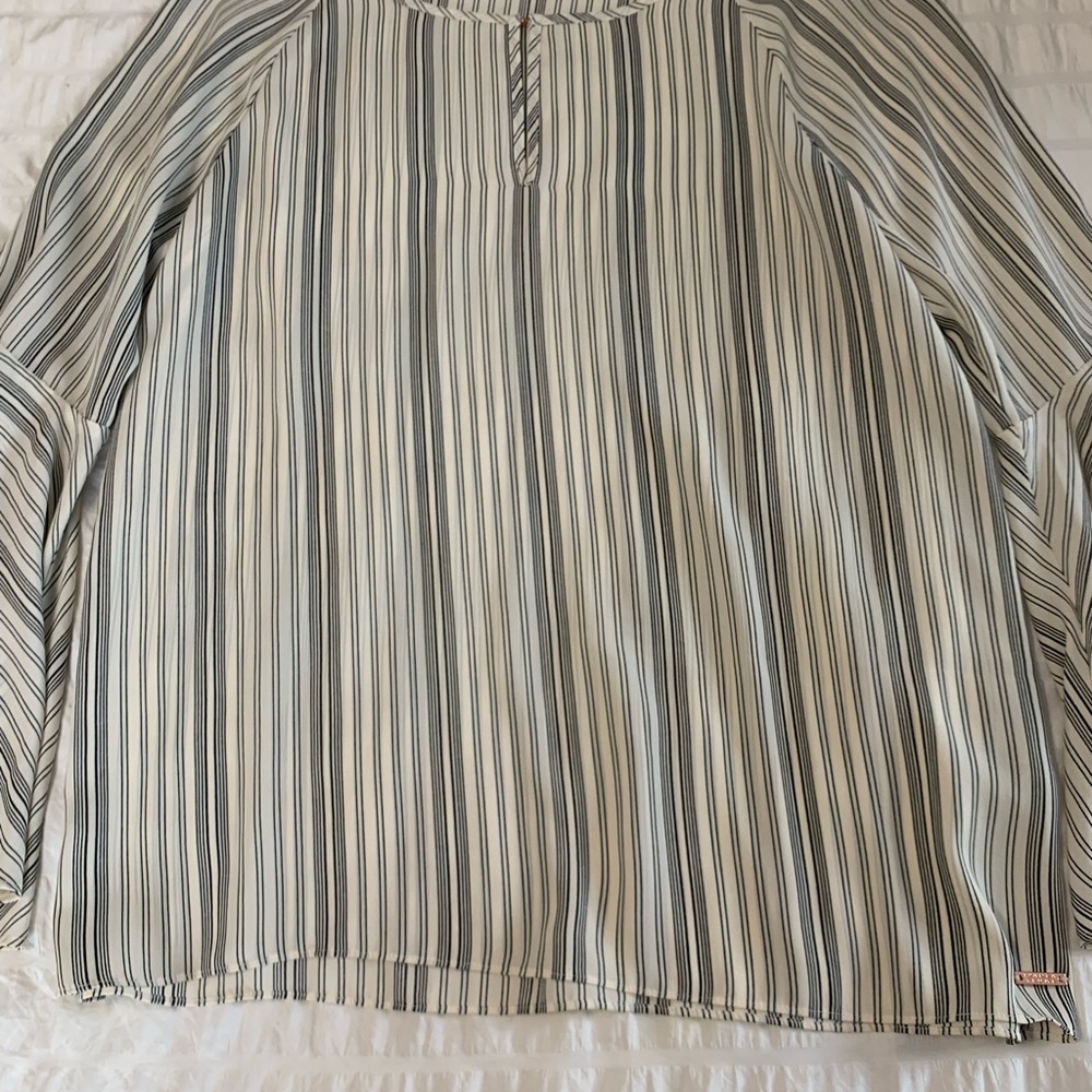 Ivanka Trump Blouse - Picture 7 of 16